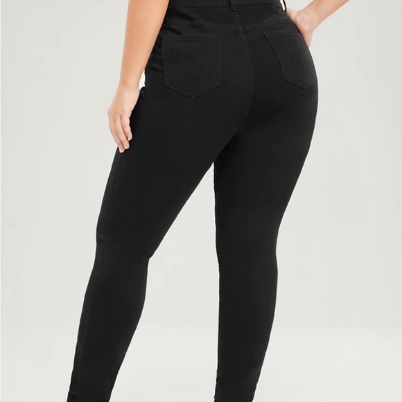BloomChic Black Stretchy High Rise Jeans Plus Size 20 (2X) & 26 (4X) - Picture 2 of 7